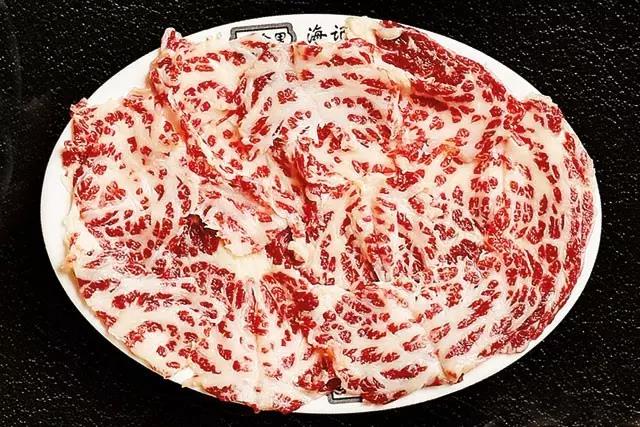 做进口牛肉代理需要了解的潮汕牛肉火锅吃法